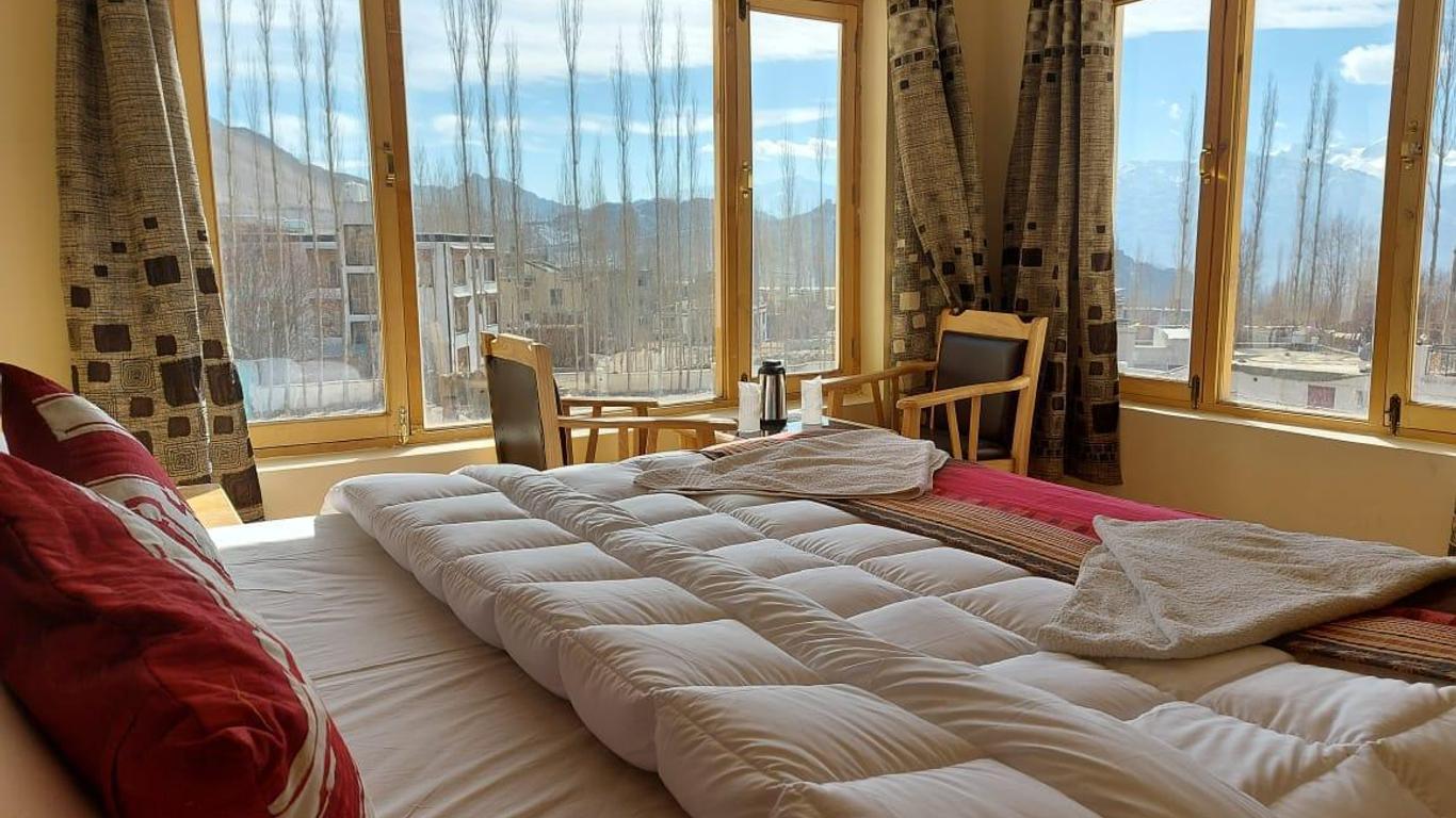 Hotel Khakshal