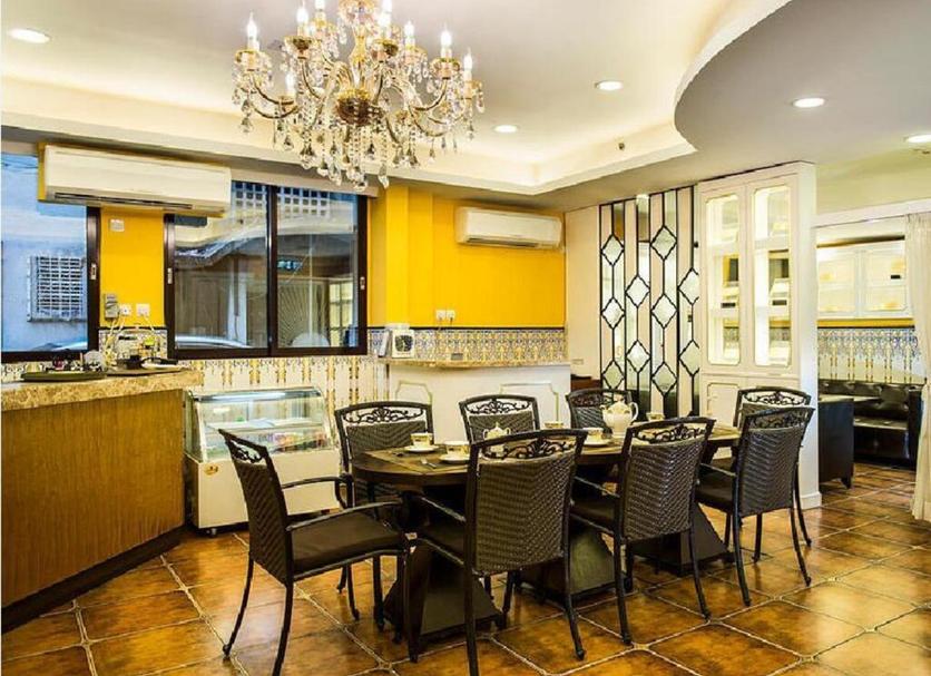 Dining room Photo