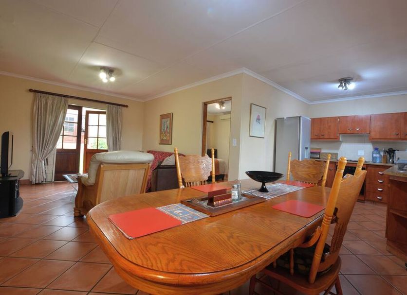 Dining room Photo