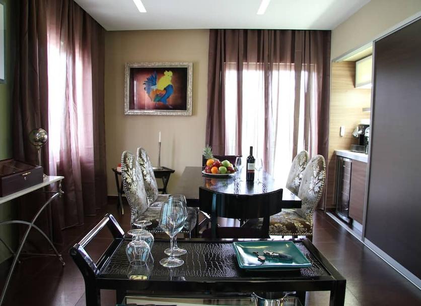 Dining room Photo