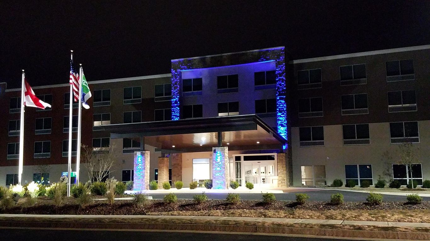 Holiday Inn Express & Suites Decatur from $129. Decatur Hotel Deals ...