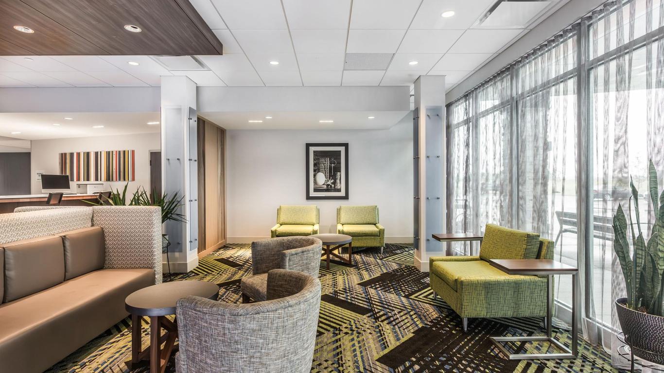 Holiday Inn Express & Suites Welland