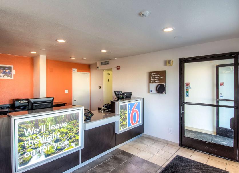 Front desk Photo