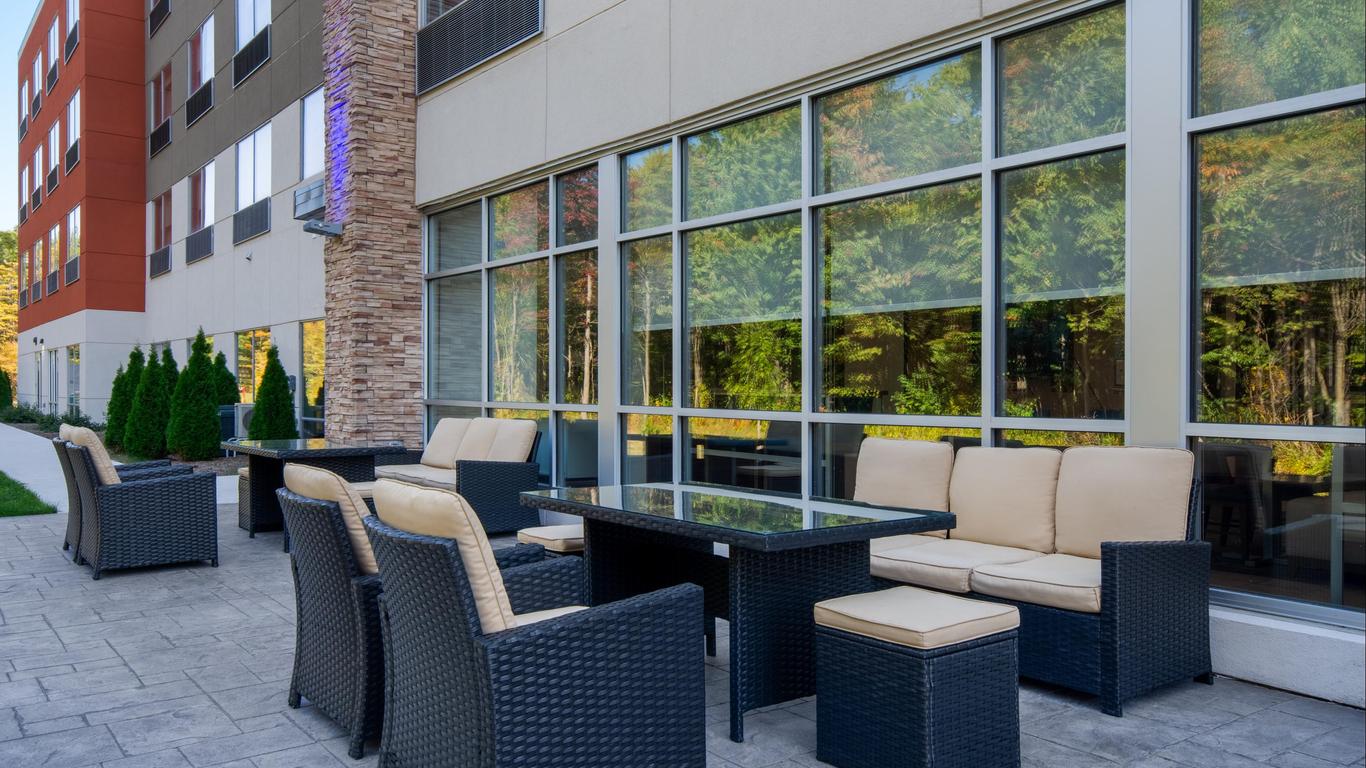 Holiday Inn Express & Suites Muskegon - Grand Haven By IHG