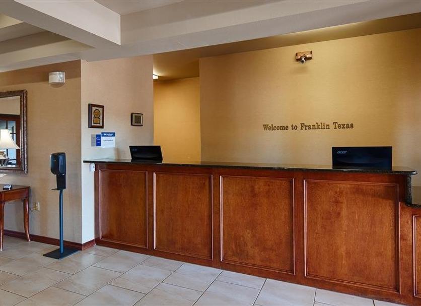 Front desk Photo