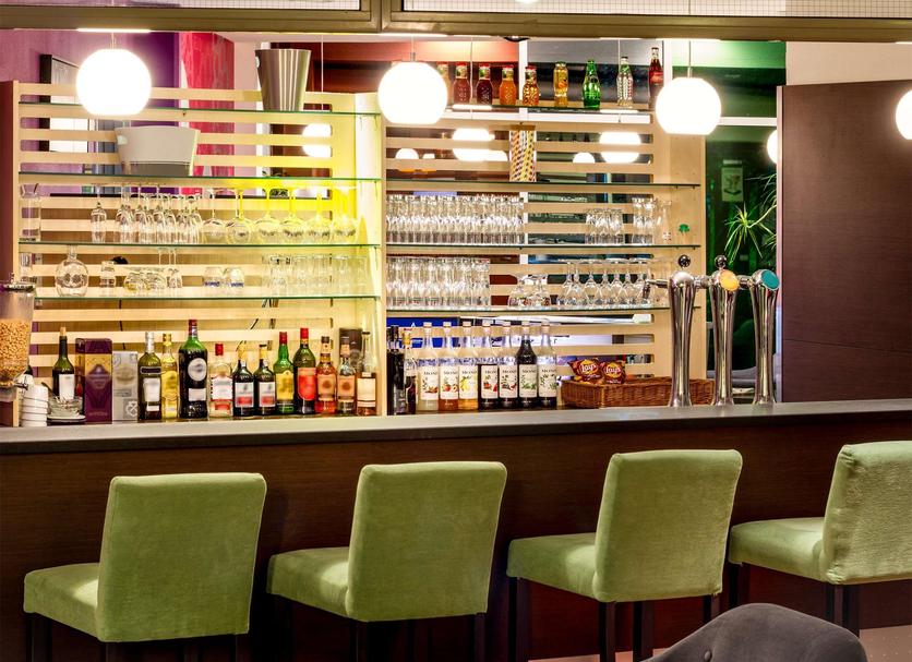 Bar Photo