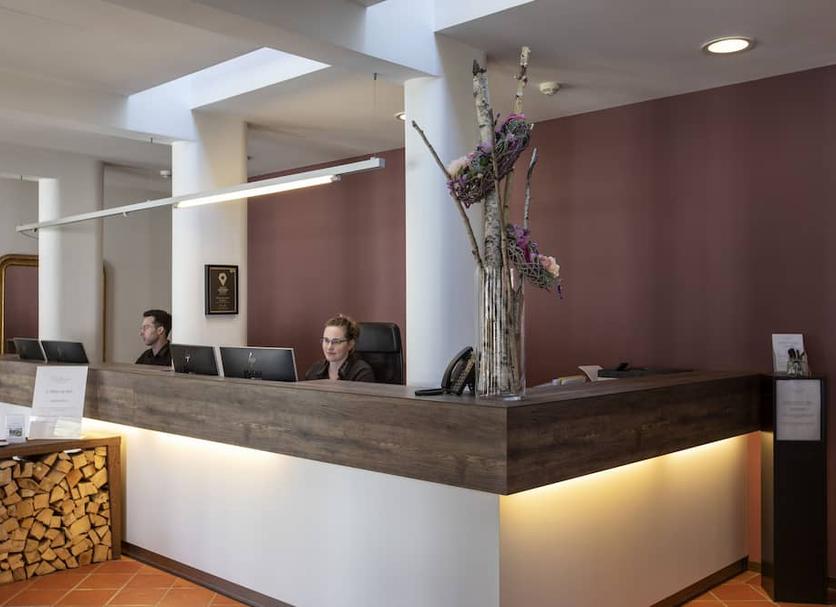 Front desk Photo