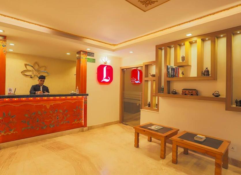 Front desk Photo