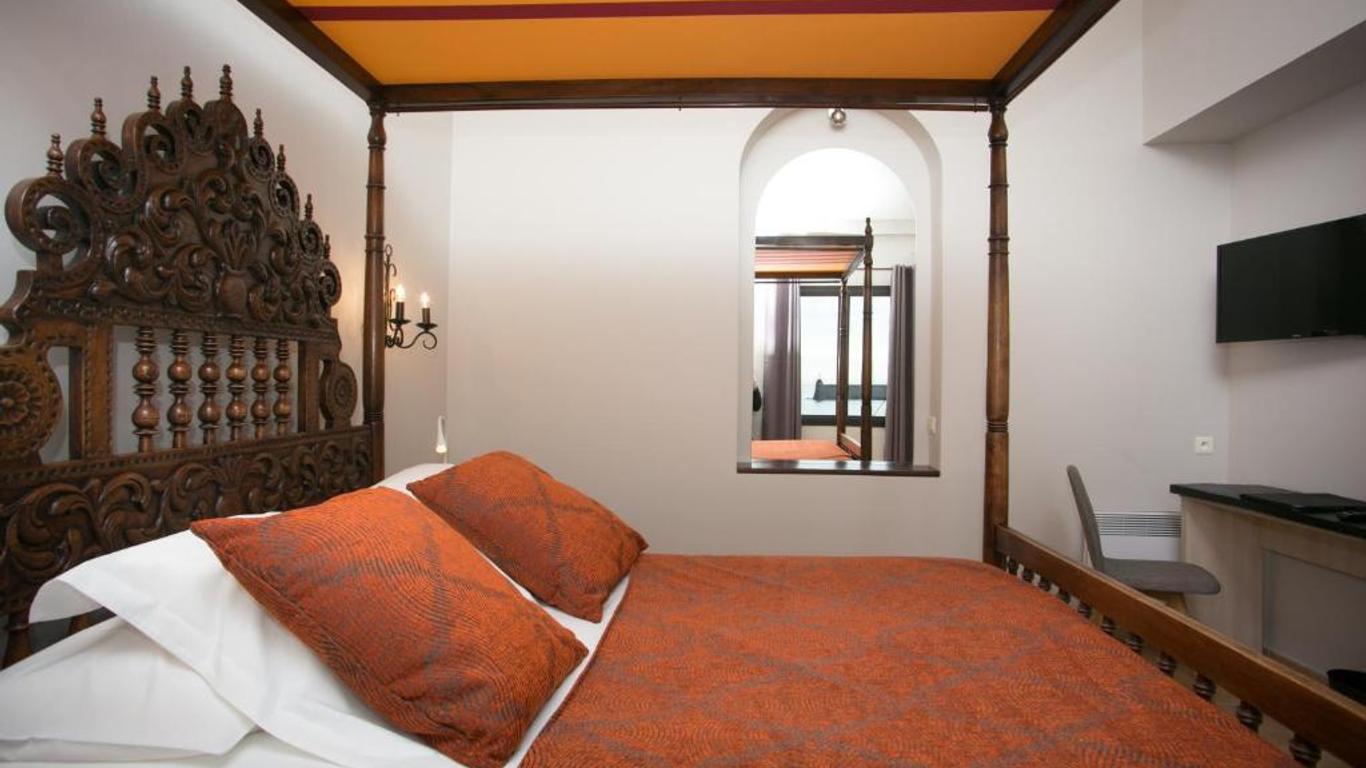 Le Relais Des Trois Mas