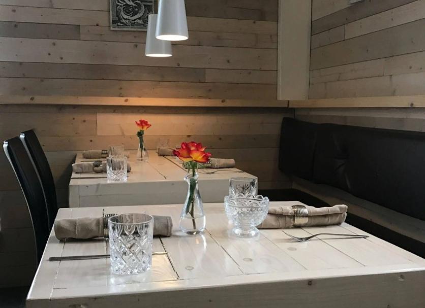 Dining room Photo