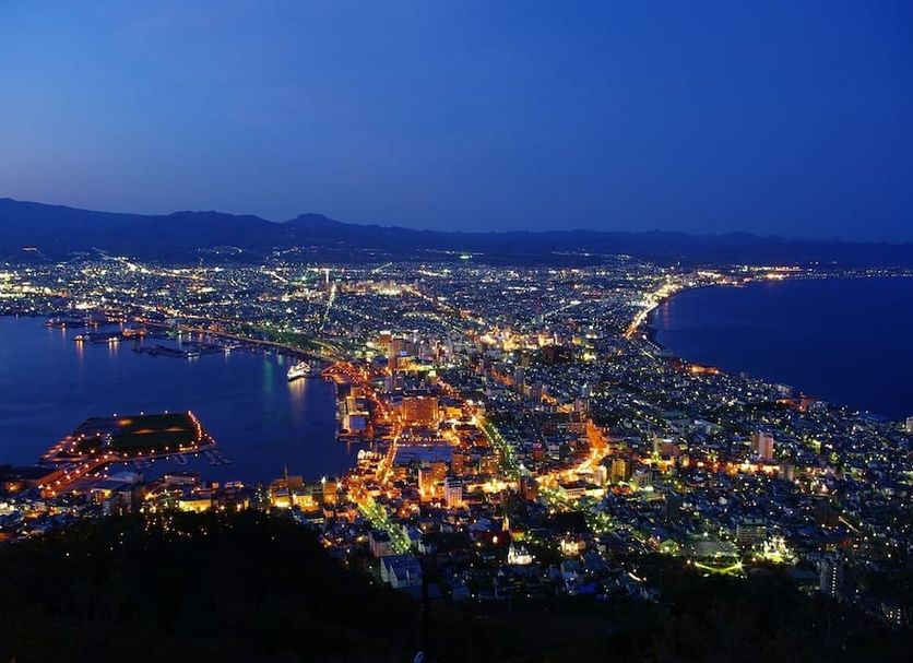 La Jolie Motomachi, Hakodate: night view of city lights and harbor from a hilltop