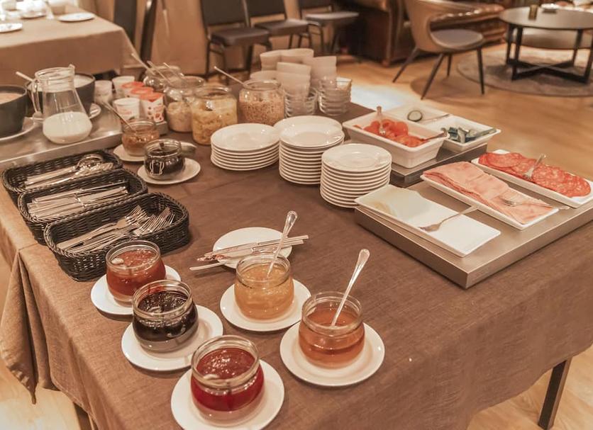 Buffet Photo