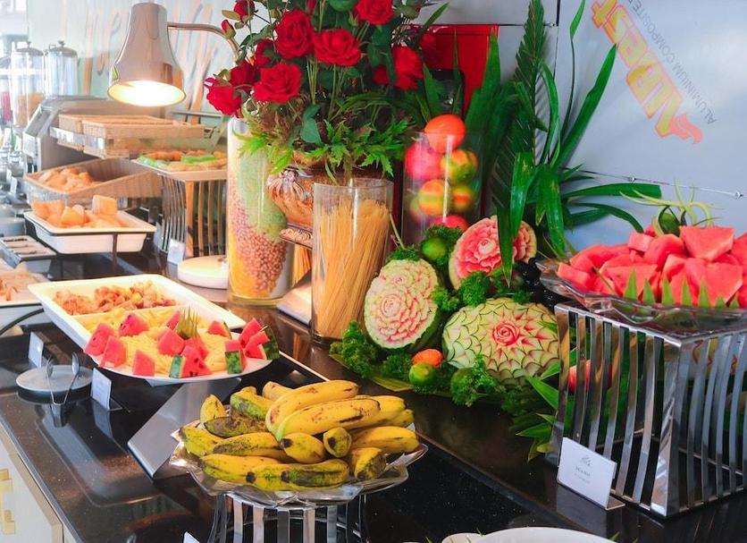 Buffet Photo