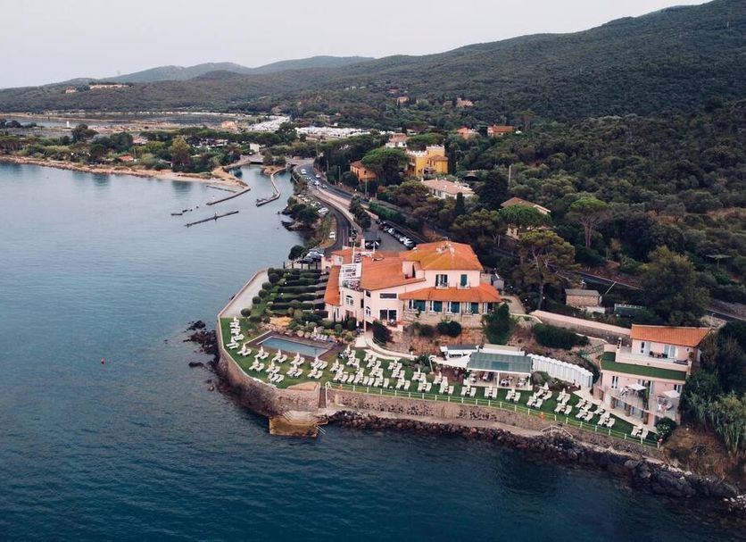 Hotel Villa Domizia in Porto Santo Stefano, waterfront hotel with terrace and sea views