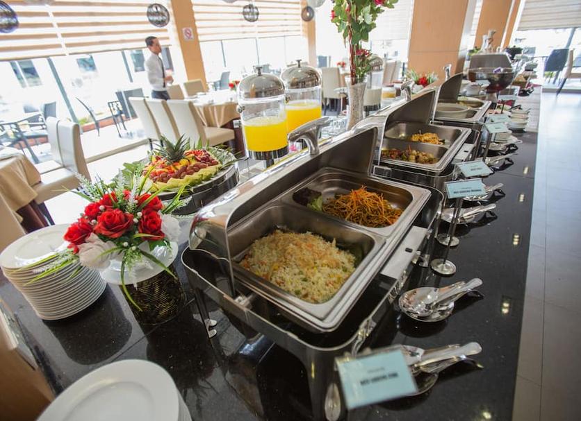 Buffet Photo