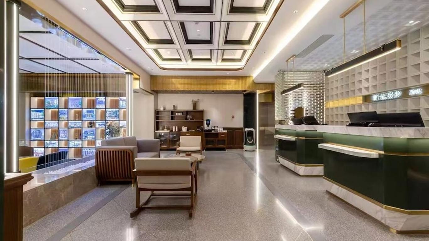Nost algia Hotel Near Beijing Panjiayuan Antique Market- Beijing Happy Valley, CBD, China Zun and Sanlitun, Tian'anmen Square, Free ice cream, mineral water, coffee, snacks and laundry service, Free gymnastic, English communication well