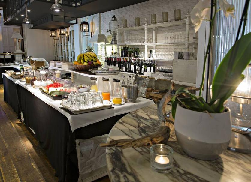 Buffet Photo