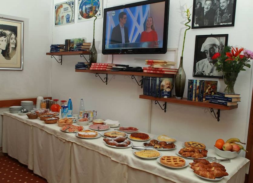 Buffet Photo