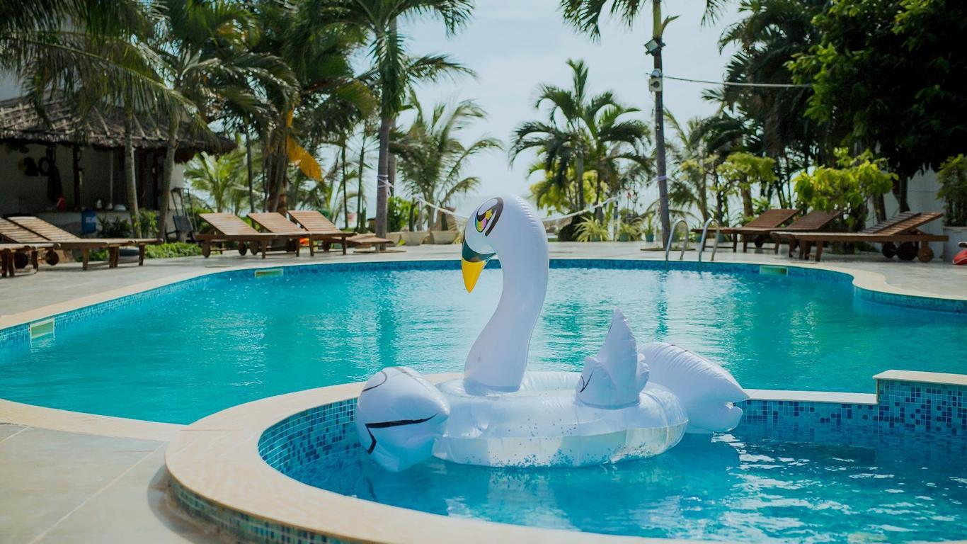 Sun & Sands Beach Hotel