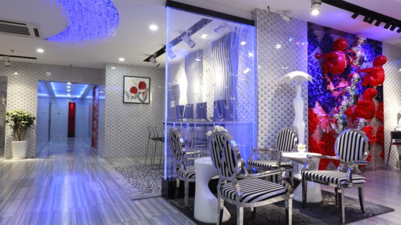 Planet Hotel
