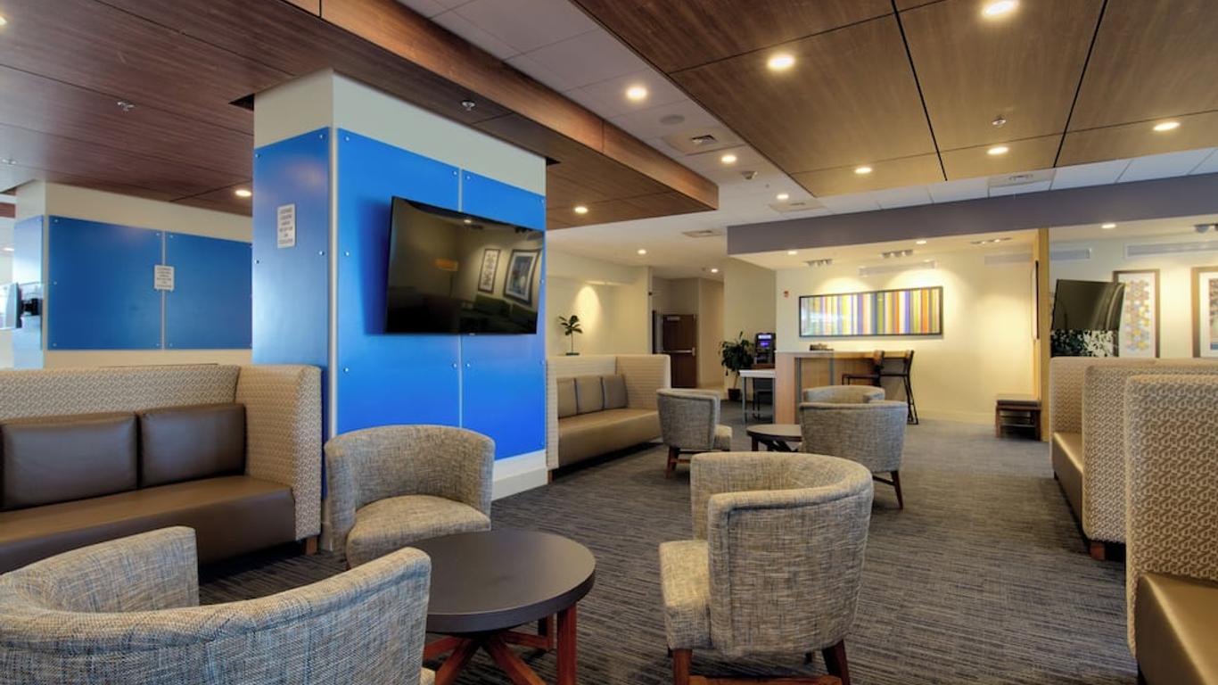Holiday Inn Express & Suites Onalaska - La Crosse Area By IHG