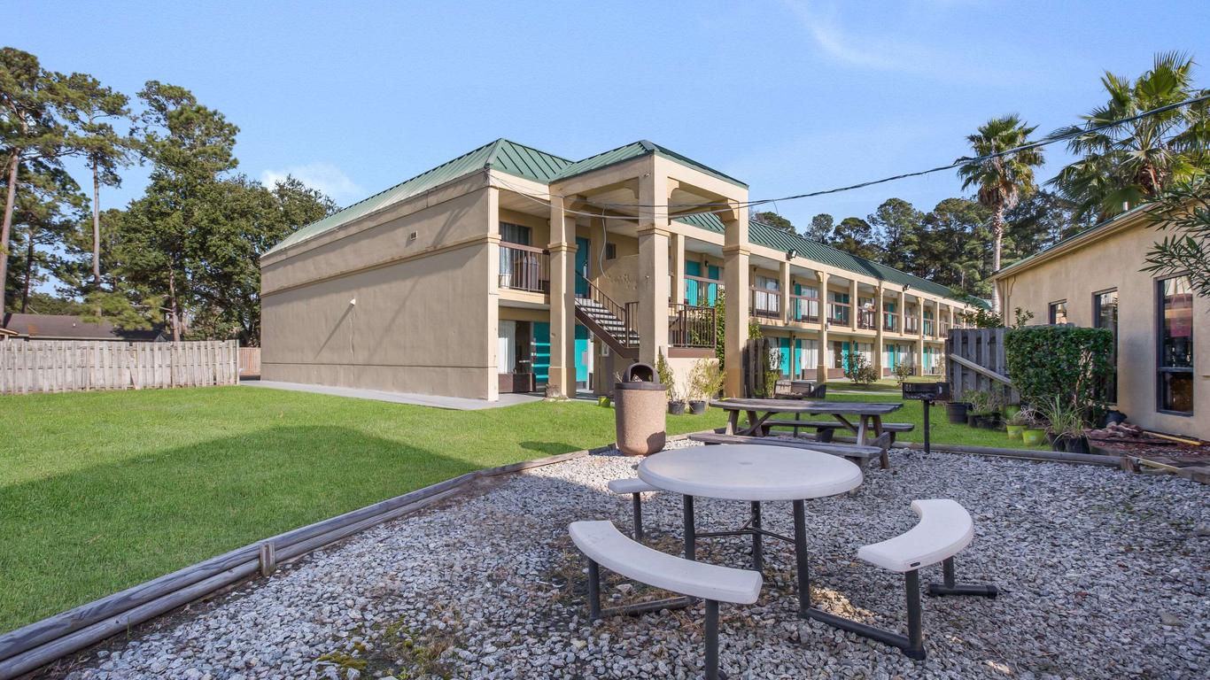 Econo Lodge Inn & Suites Hardeeville-I-95