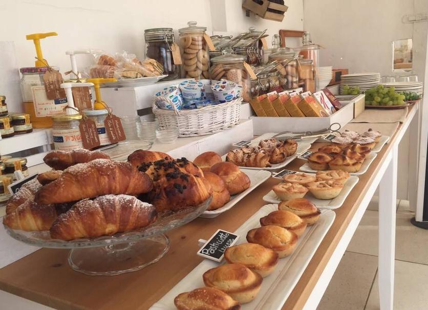 Buffet Photo
