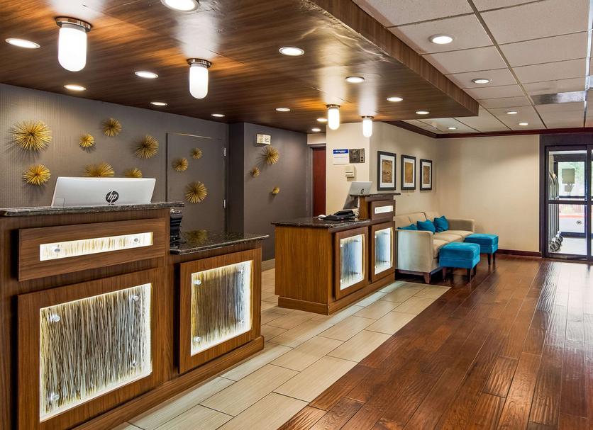 Front desk Photo