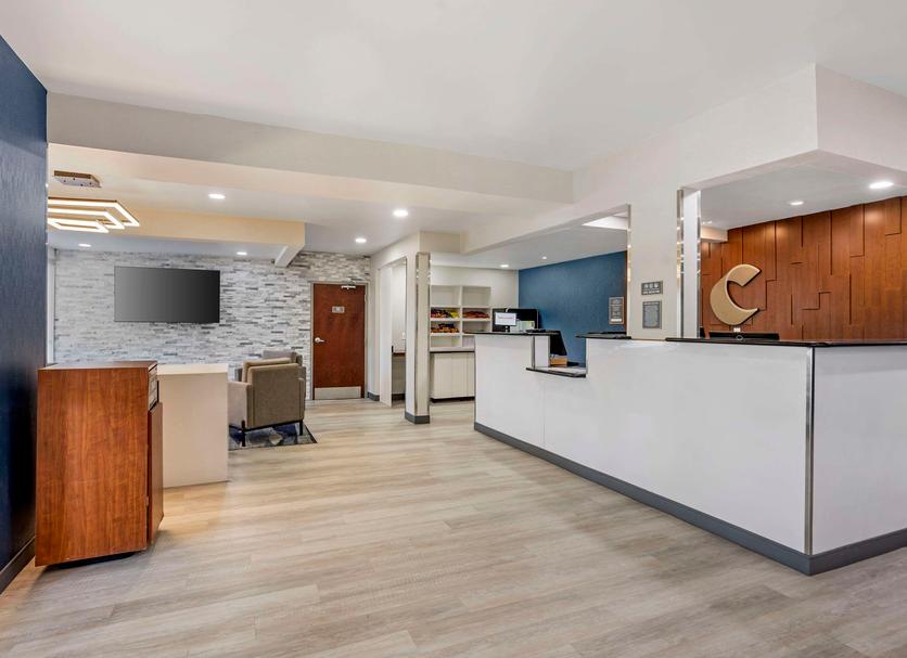 Front desk Photo
