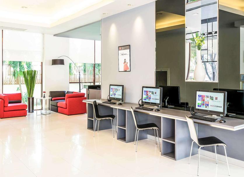 Business center Photo