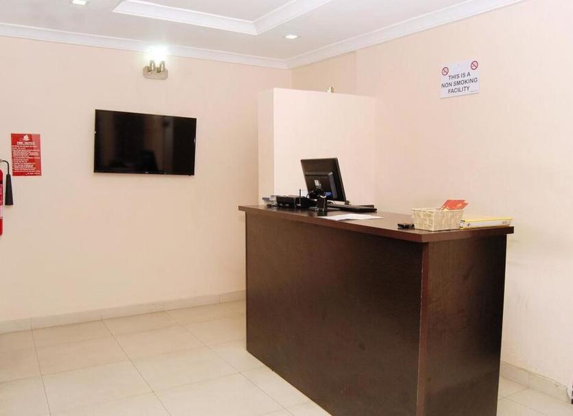 Front desk Photo