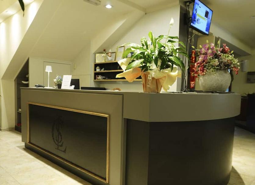 Front desk Photo