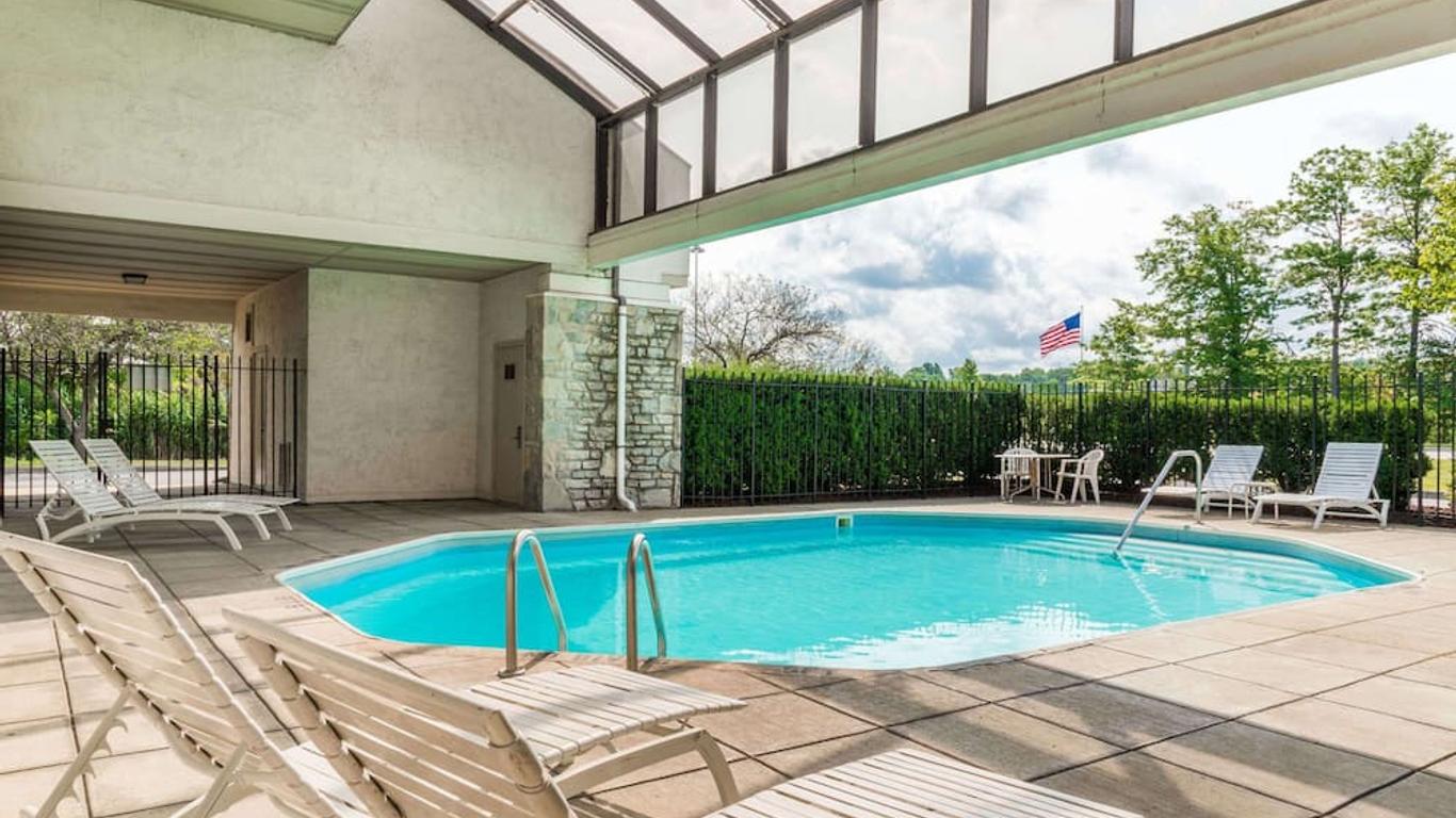 Westspring Inn - Westlake Cleveland