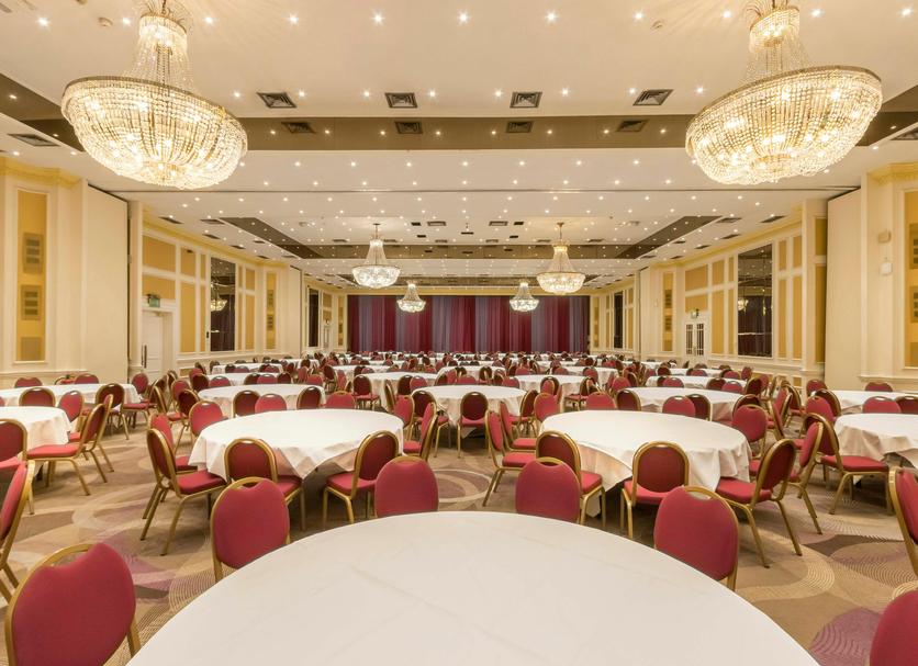 Banquet hall Photo