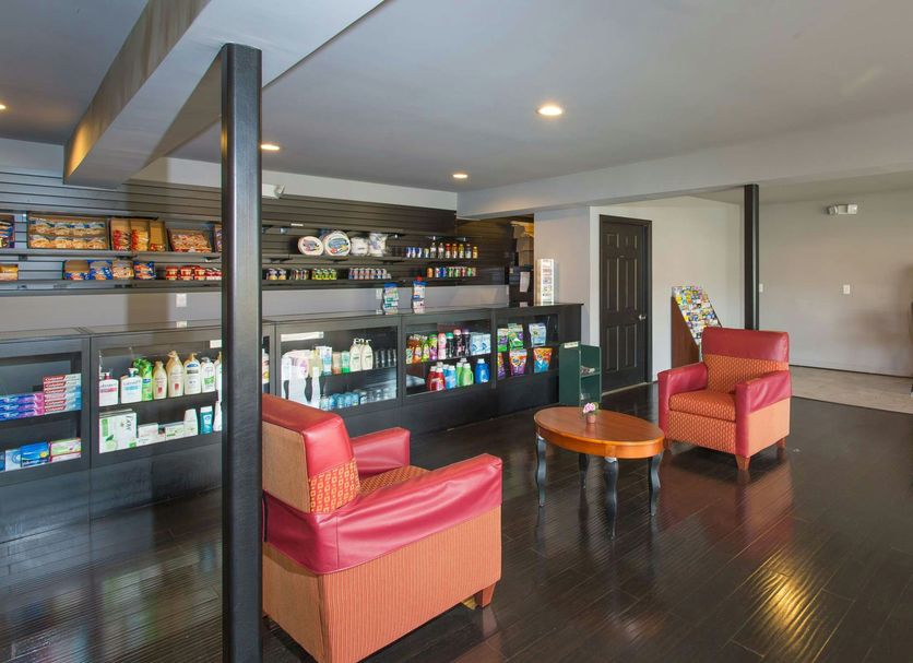 studios and tobacco 4 less Studios & Suites 4 Less