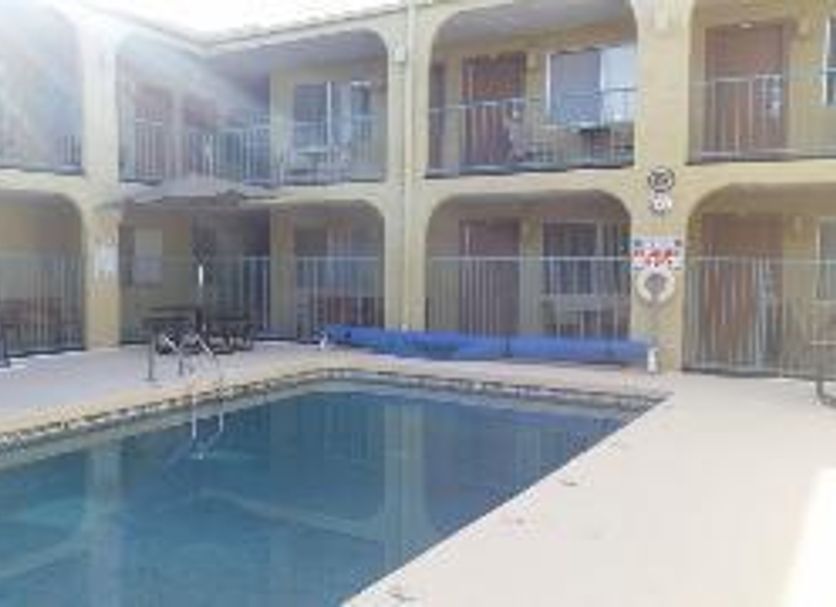 The Sands Vacation Resort in Lake Havasu City, courtyard pool with two-story balconies