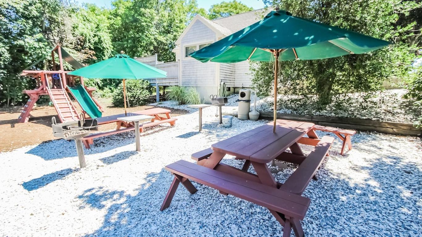 Holly Tree Resort