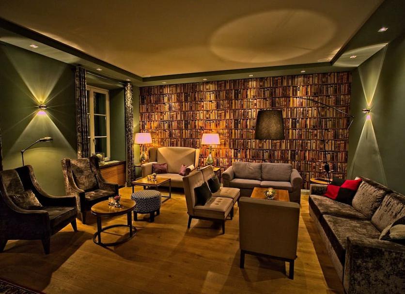 Lounge Photo