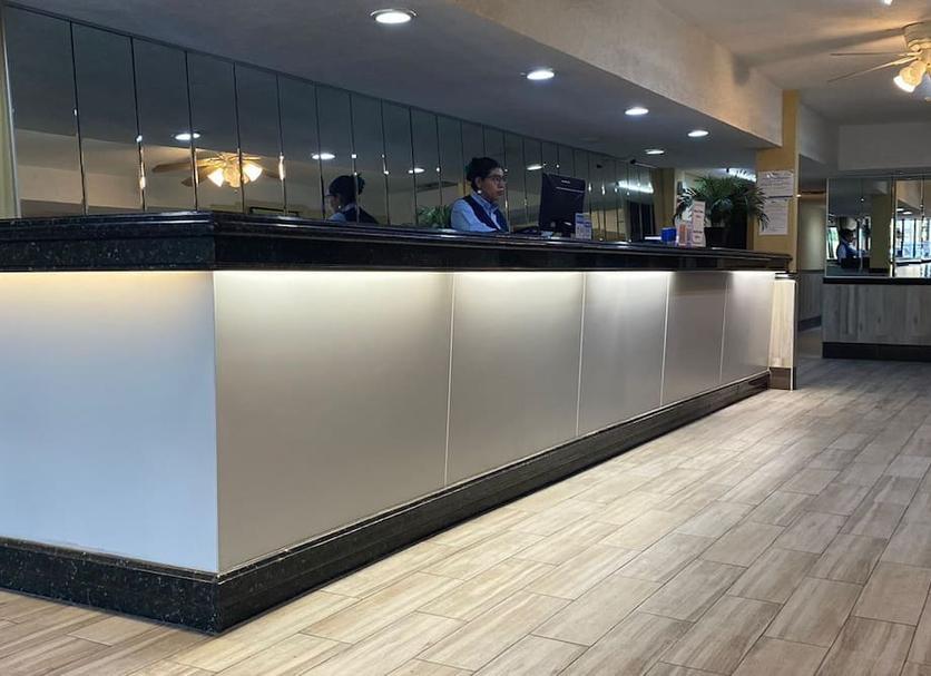 Front desk Photo