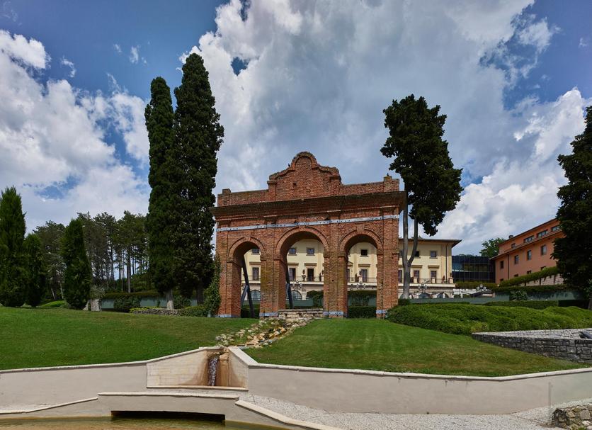 Building Photo