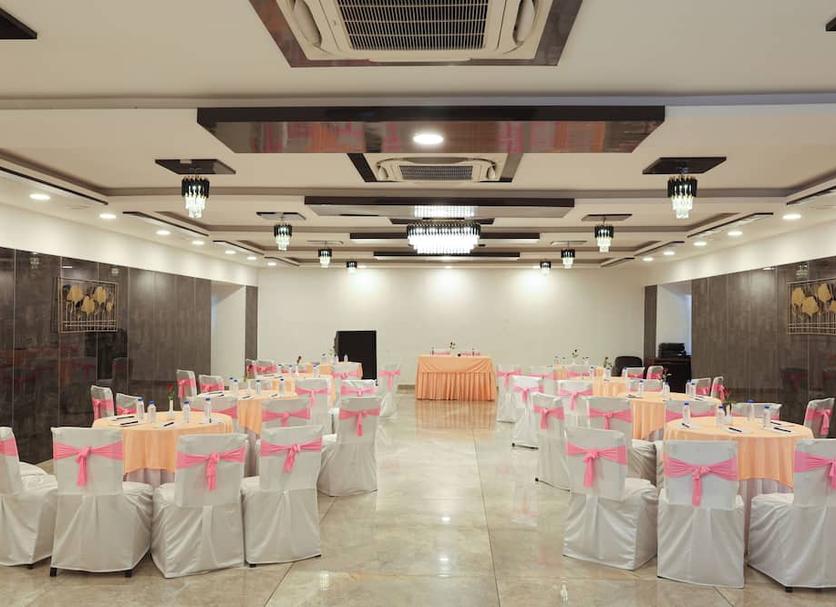 Banquet hall Photo
