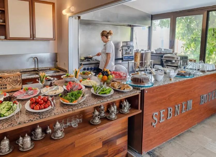 Buffet Photo