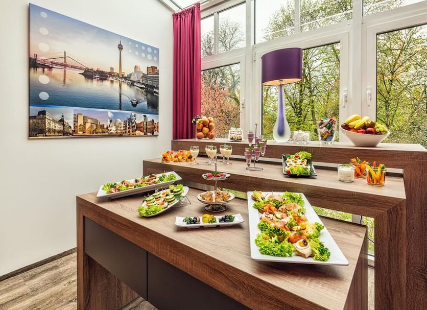 Buffet Photo