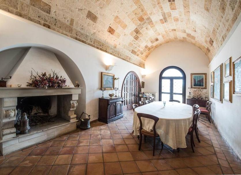Dining room Photo