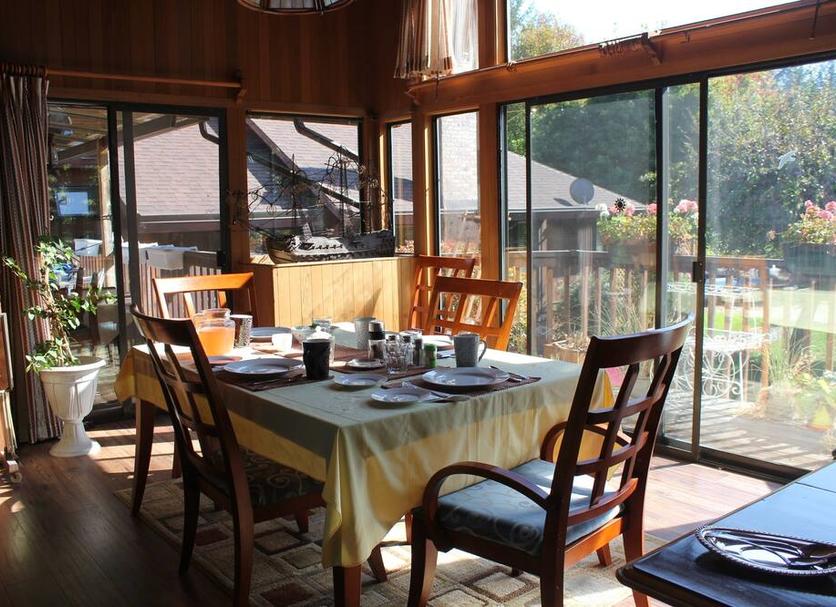 Dining room Photo