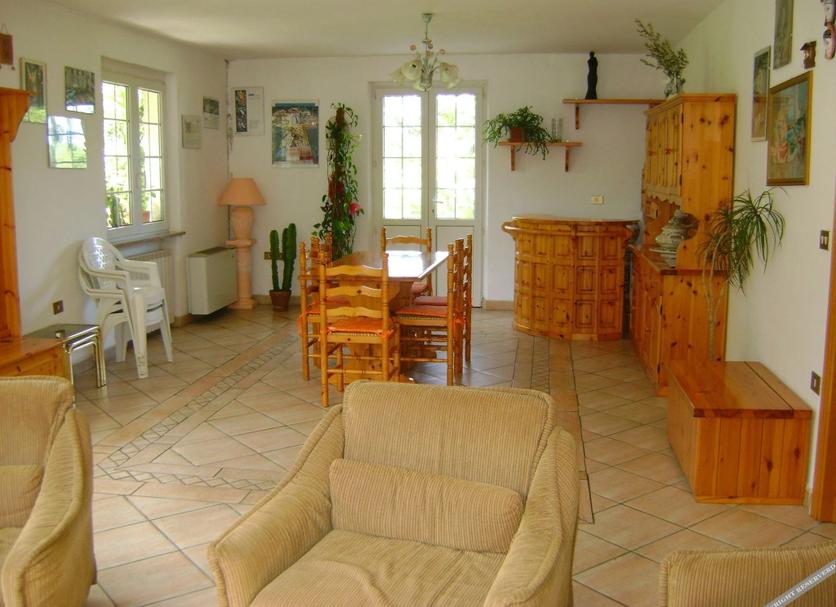 Dining room Photo