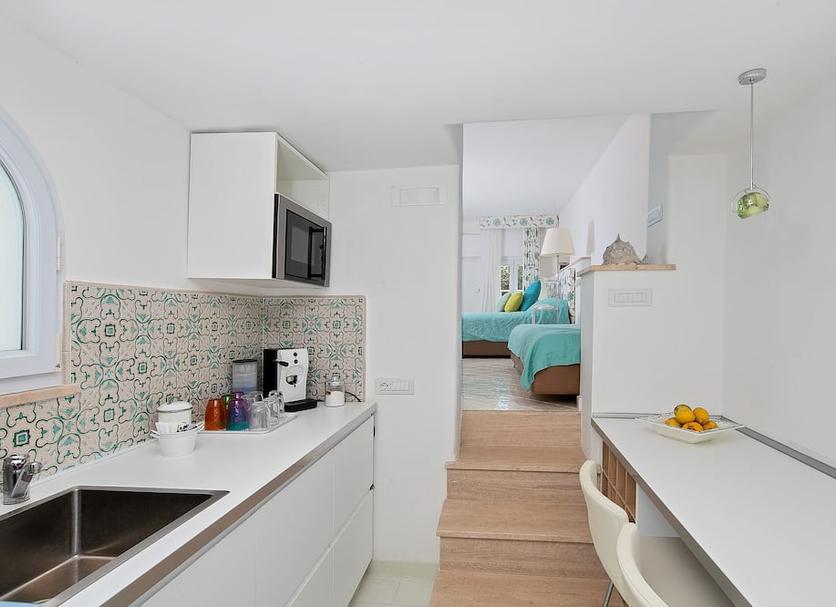 Kitchen Photo