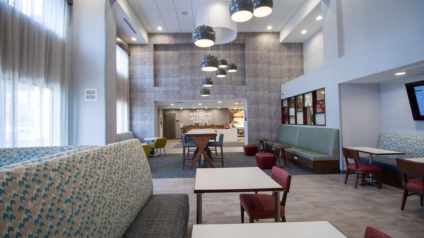 Hampton Inn & Suites North Attleboro