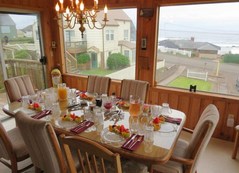 Dining room Photo