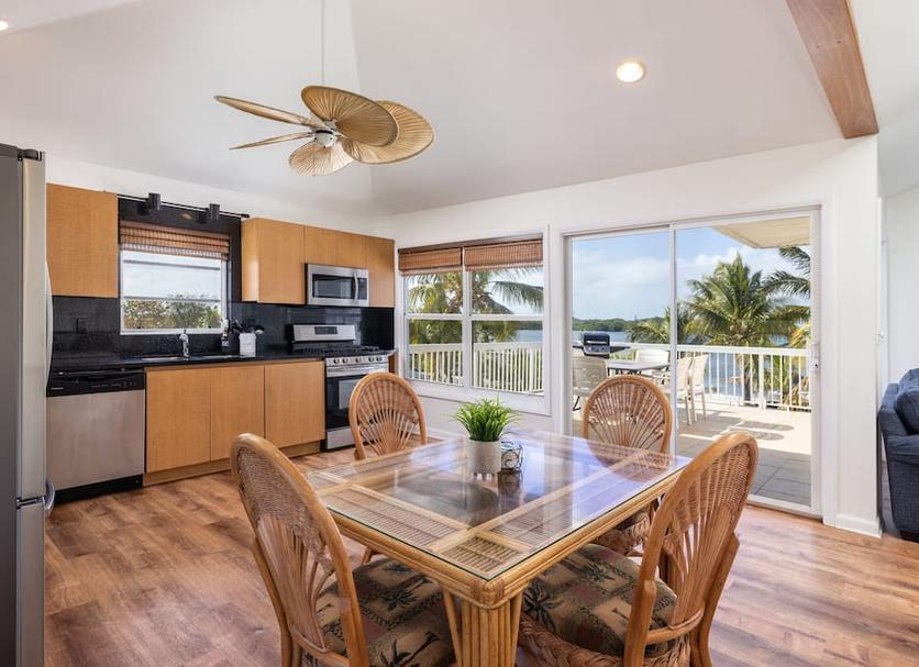 Dining room Photo